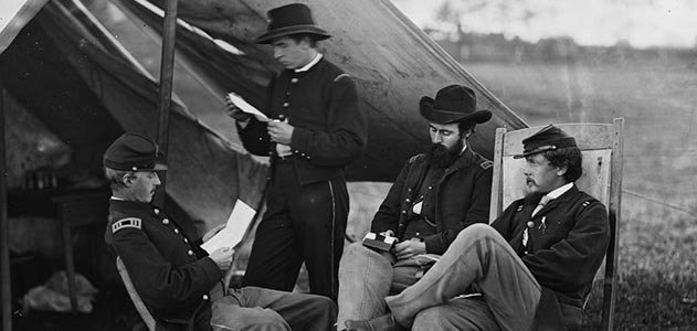 Civil-War-soldiers-reading-letter-from-home-631.jpg__800x600_q85_crop